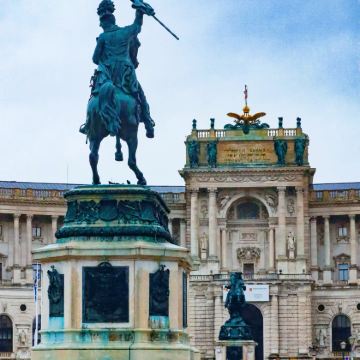 法国+奥地利+瑞士+意大利+德国19日18晚跟团游