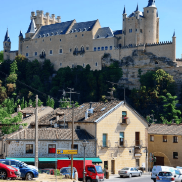 西班牙马德里+塞哥维亚+洛格罗尼奥+潘普洛纳+圣塞瓦斯蒂安+欧里特4日3晚拼小团