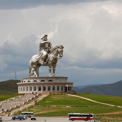 蒙古苏赫巴托广场+翟山纪念碑+哈拉和林6日5晚跟团游
