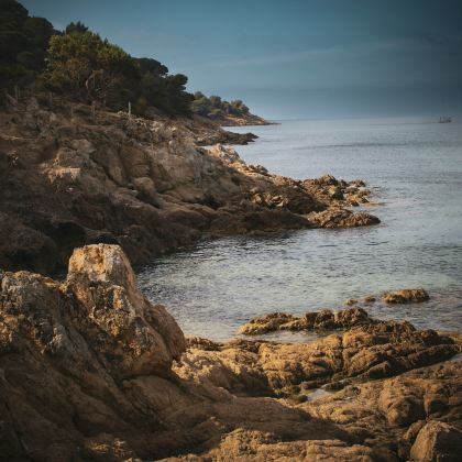 澳大利亚阿德莱德+袋鼠岛+澎湃粉红湖+克莱兰德野生动物园+黑氏巧克力厂+黛伦堡魔方+小撒哈拉+沙普酒庄10日9晚私家团