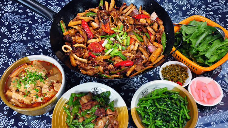 2D1N · Group Tours ·  6-Mini group tour + Zhangjiajie + Zhangjiajie National Forest Park + Yuanjiajie&Gift Bailong Sky Ladder + Yangjiajie Cableway&with 4 adults to upgrade to villa