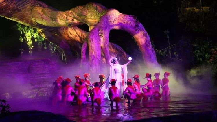 4-Day All-inclusive 4-Day Private Zhangjiajie Tour Includes Glass Bridge& Evening Show