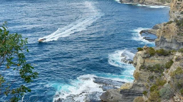 澳大利亚塔斯马尼亚4日3晚跟团游·塔斯曼半岛巡航（Tasman lsland Cruises Full Day Tour+亚瑟港门票）+布鲁尼岛+威林顿山俯瞰霍巴特全景+酒杯湾观景台+含门票/上门接送/中文司导/天天发团