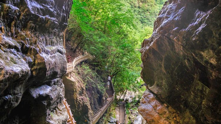 5-day 4-night · Private Tour · Enshi City + Shennongjia