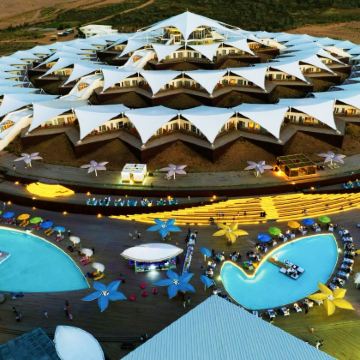 内蒙古鄂尔多斯+成吉思汗陵+康巴什旅游区+鄂尔多斯草原旅游区+响沙湾+鄂尔多斯文化产业园+颐和生态文化博览园6日5晚私家团