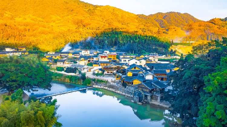 2-Day Private Getaway to Xiamen: Wander Gulangyu Island and Discover Centuries-old Hakka Tulou in Yunshuiyao