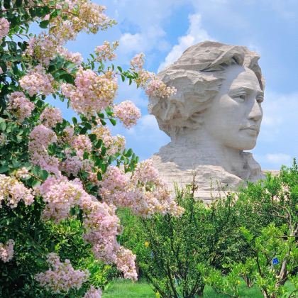 长沙+韶山+岳麓书院+橘子洲景区4日3晚跟团游