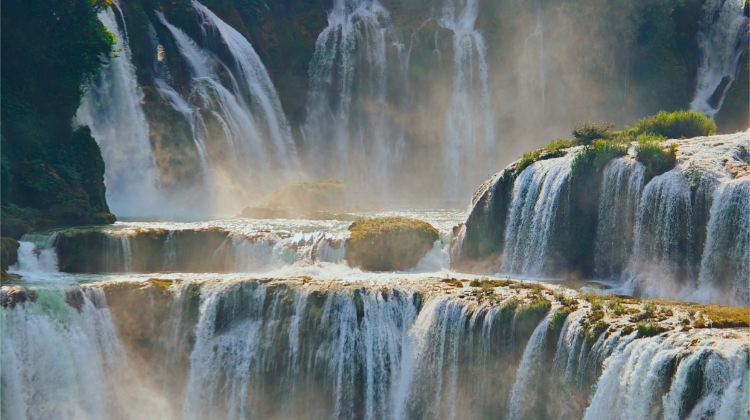 5-Day China + Guangxi + Nanning + Detian Transnational Waterfall Scenic Spot + Tongling Grand Canyon + Weizhou Island + Beihai