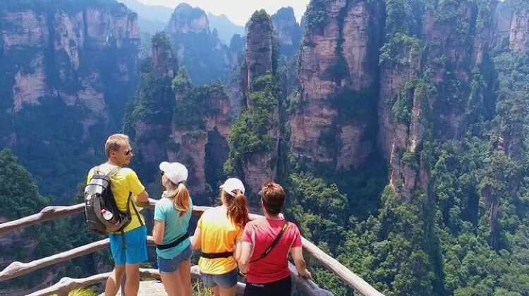 4-Day National Park Tour from Zhangjiajie · Tianzi Mountain, Yellow Dragon Cave and Tianmen Mountain | BaiLong Lift VIP Ticket