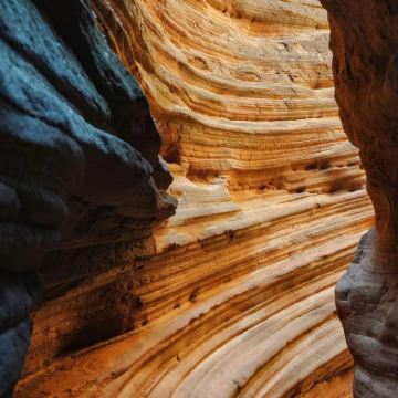 甘泉大峡谷5日4晚拼小团