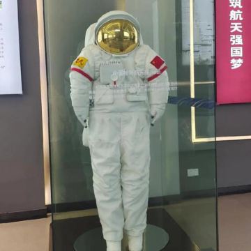 名校参访•哈工大机器人研学亲子营【哈尔滨工业大学一日研学— 筑梦哈工大+校园参观+航天馆+机器人研学：穿越星辰，解锁未来科技之秘！】