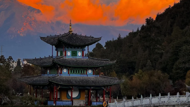 10-day 9-night · Private Tour · Kunming + Dali + Lijiang + Shangri-La· Dali, Shangri-La, Lijiang, Dukezong, Yulong Snow Mountain, Songzanlin Monastery, Tiger Leaping Gorge