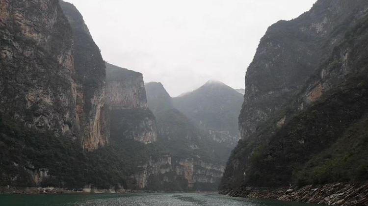 4-Day Yangtze River Cruise from Chongqing to Yichang Downstream in 4 Days 3 Nights