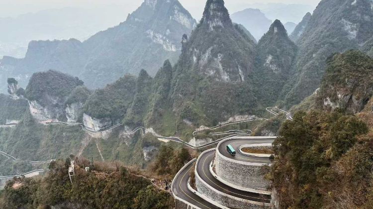 2D1N · Group Tours ·  6-Mini group tour + Zhangjiajie + Zhangjiajie National Forest Park + Yuanjiajie&Gift Bailong Sky Ladder + Yangjiajie Cableway&with 4 adults to upgrade to villa