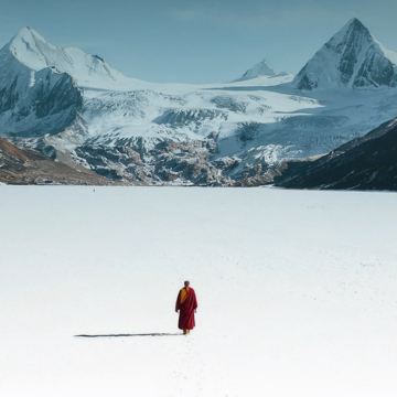 西藏拉萨+纳木措圣象天门+珠穆朗玛峰+萨普神山+羌塘国家级自然保护区+阿玛直米雪山+羊卓雍错7日6晚跟团游