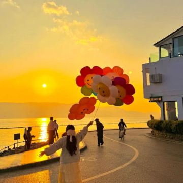 云南昆明+大理市+丽江+香格里拉8日7晚跟团游