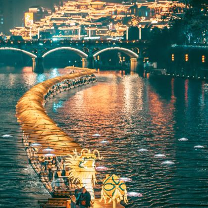 恩施市+恩施大峡谷+鹤峰屏山旅游景区6日5晚跟团游