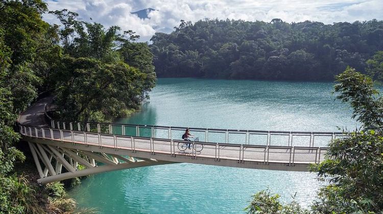 3-Day Exclusive 3-Day Sun Moon Lake & Alishan Private Tour