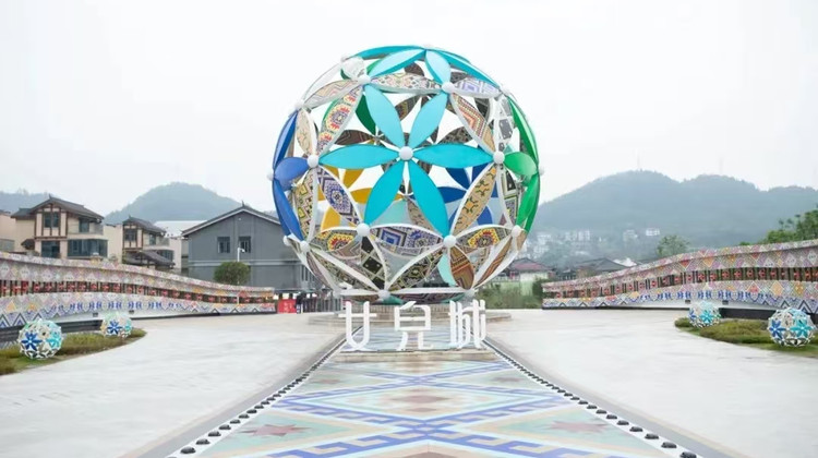 恩施土家族苗族自治州+恩施大峡谷+恩施土司城+恩施土家女儿城+屏山峡谷3日2晚拼小团·『恩施纯玩6人团』赠恩施龙鳞宫+土司/女儿城「打卡美上央视悬浮船“中国仙本那”+赏绝壁栈道+云颠“1炷香”+断崖奇景」1对1微管家