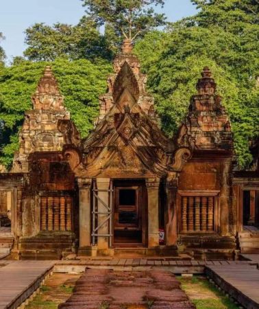 6D5N • 6-Day 5-Night Group Tour of Cambodia: Phnom Penh + Siem Reap | 9-person VIP small group | Arrive in Phnom Penh, depart from Siem Reap | No shopping | Expert Chinese-speaking guide | In-depth tour of the Royal Palace of Cambodia | Small Circuit | Grand Circuit | Outer Circuit | Tonlé Sap Lake