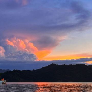 巴伐利亚庄园+河源客天下国际旅游度假区+万绿湖•镜花缘游览区2日1晚私家团