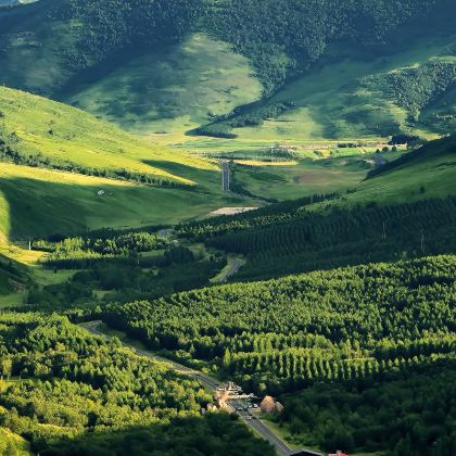 赤峰+木兰围场+乌兰布统旅游区+阿斯哈图石林景区+玉龙沙湖3日2晚私家团