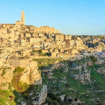 那不勒斯+马泰拉+阿马尔菲海岸+庞贝古城考古遗址+马特拉洞窟民居+卡普里岛+蓝洞9日8晚拼小团