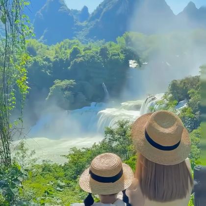 广西南宁+德天跨国瀑布景区+通灵大峡谷+鹅泉+三叠岭瀑布+明仕田园+古龙山大峡谷2日1晚拼小团