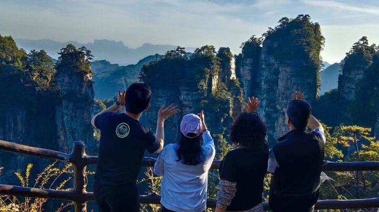 4-Day 4-Day Zhangjiajie Tour to All Highlight Attractions with VIP Lift
