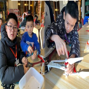 名校参访·哈尔滨1日亲子营【哈工大+无人机】参观讲解哈尔滨工业大学校园+参观航天馆+哈工大博物馆(校外)+实操无人机模拟飞行+障碍、室外飞行+颁发研学证书