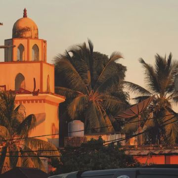 马达加斯加8日7晚拼小团