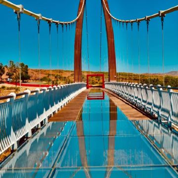 甘泉甘泉大峡谷+靖边陕西波浪谷景区+枣园革命旧址+宝塔山2日1晚跟团游