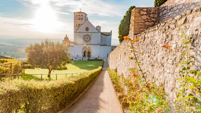 <4天>【暢遊意大利 羅馬進米蘭出】羅馬+阿西西+意大利小鎮+威尼斯+米蘭·聖馬可廣場+米蘭大教堂+羅馬鬥獸場(全程四鑽酒店含早餐、中文導覽，可加訂接送機和延住酒店)