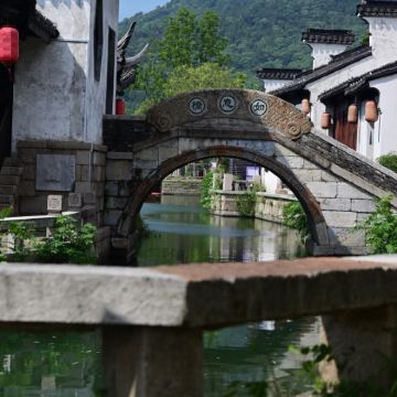 无锡禅意小镇·拈花湾+无锡市太湖鼋头渚风景区3日2晚跟团游