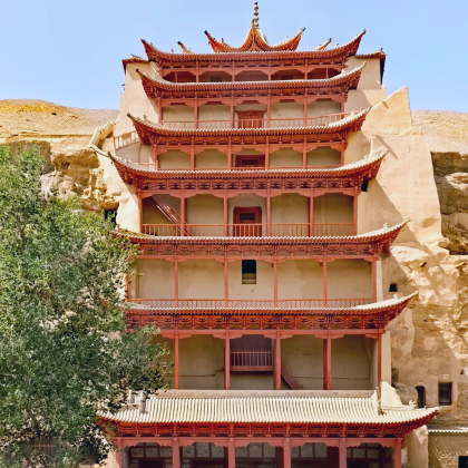历史人文·莫高窟+鸣沙山月牙泉+敦煌博物馆+阳关景区+玉门关+《又见敦煌》演出4日3晚跟团游