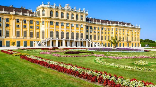 <13天>【欧洲环游·东欧瑞士+北欧峡湾】·德国+丹麦+挪威+法国+奥地利+匈牙利+捷克+瑞典+巴黎上团+音乐之都维也纳+多瑙河明珠布达佩斯+千塔之城布拉格+自费松恩峡湾游船和高山小火车体验+布吕根古城+卑尔根鱼市+奥斯陆+童话之都哥本哈根