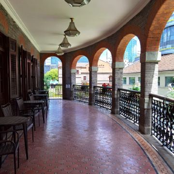 户外活动·海派石库门研学亲子半日营，虹口巴金图书馆、颍川寄庐、海派文化中心、今潮8弄讲解+太极体验，感受海派文化，红色风情