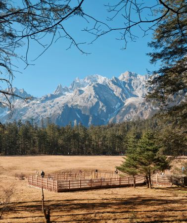 6D5N•Jiuzhaigou + Huanglong+ Panda Valley + Dujiangyan + Mt. Siguniang - Summer Escape - Airport Transfer included - Free Time in Chengdu.