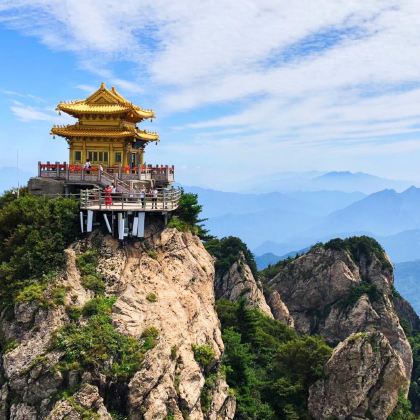 洛阳龙门石窟+老君山景区+少林寺+洛阳博物馆6日5晚跟团游