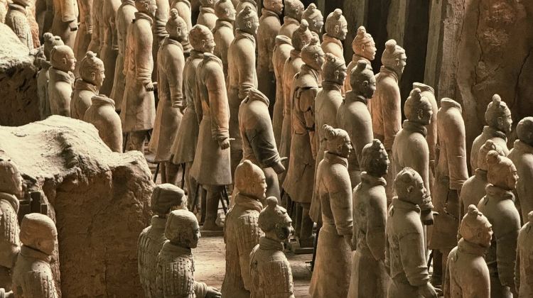 6D5N · Private Tours · Xi'an·Terracotta Warriors+Mount Hua·Local life and ICH cultural experience·5-star brand hotel downtown·Free Terracotta DIY and Hanfu makeup·Top guide private narration