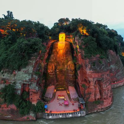 三星堆博物馆+乐山大佛+李庄文化旅游度假区+蜀南竹海+自贡恐龙博物馆6日5晚私家团