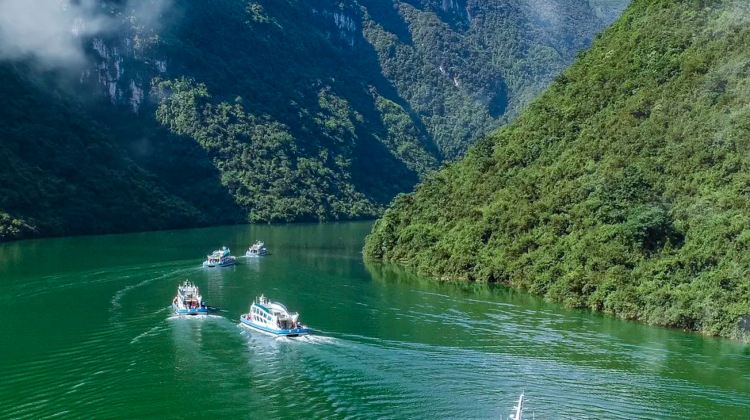 6D5N · Group Tours · Chongqing + Wulong District + Dazu District + Fuling District + Dazu Rock Carvings + Three Natural Bridges