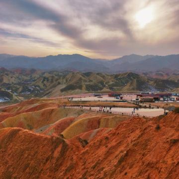 丝路大穿越，7天6晚亲子游【从青海湖到敦煌】青海湖马术骑行&草原手作嘉年华&丹霞地质课&沉浸式壁画课