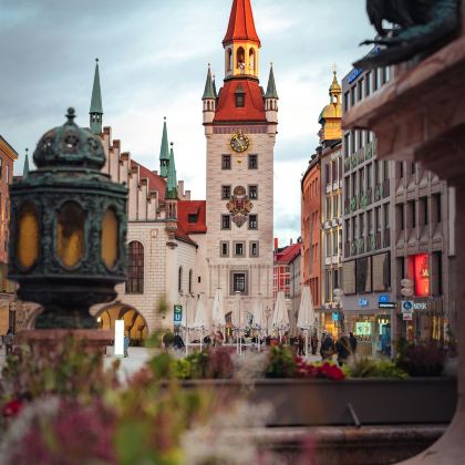 德国柏林+慕尼黑+新天鹅堡+捷克布拉格+比尔森+奥地利维也纳+萨尔茨堡+因斯布鲁克12日11晚私家团