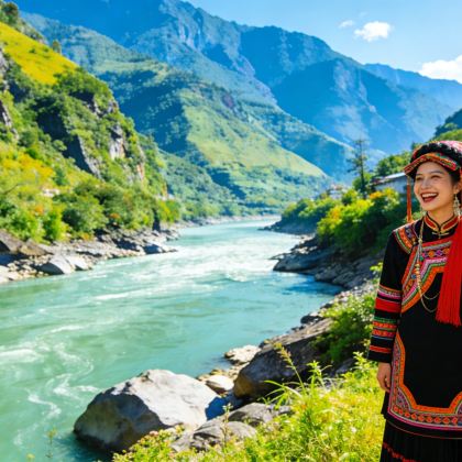 大理市+丙中洛+独龙江+老姆登+巍山+怒江8日7晚私家团