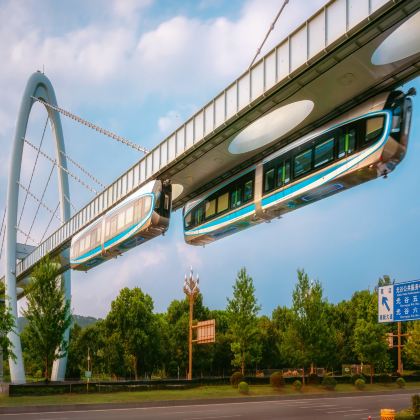 武汉+黄鹤楼+东湖生态旅游风景区+武汉大学4日3晚私家团