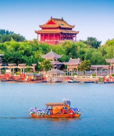 3日2晚 • 開封清明上河園＋洛陽龍門石窟＋嵩山少林寺｜15 人小團 ｜觀賞「東京夢華」宋代實景演出 全包導覽耳機 住高評4 鑽酒店
