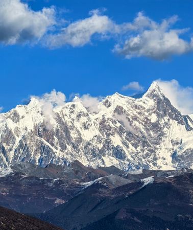 9D8N • Deep Tibet Circuit: Lhasa Potala Palace + Mysterious Nyingchi + 2 Major Glaciers + 3 Sacred Lakes + Ancient Monasteries + Princess Wencheng Live Performance
