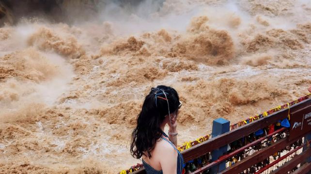 麗江+大理市+香格里拉+瀘沽湖8日7晚跟團遊·2+12人高端精緻小團+無購物0自費+玉龍雪山冰川大索丨藍月谷丨洱海S灣騎行體驗+贈麗江千古情+印象麗江/麗水金沙雙表演+理想邦海景下午茶+藍調音樂會+民族風換裝旅拍