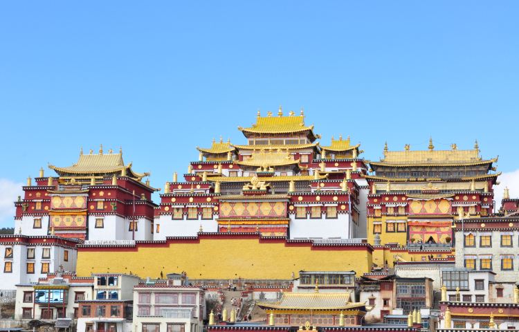 8-day 7-night · Private tours · Kunming + Dali + Lijiang + Shangri-La · Discover the hidden gems of China, far from the industrial cities. Explore a wild, mountainous region along the ancient Tea Horse Caravan Road, visiting historic trading posts like the Dali Kingdom and Xizhou. Wander through the romantic Lijiang Old Town in the Himalayan foothills, witness the Yangtze River's power at Tiger Leaping Gorge, and find the mythical Shangri-La in the Tibetan borderlands, inspired by Lost Horizon. This journey offers a captivating mix of natural beauty and history.